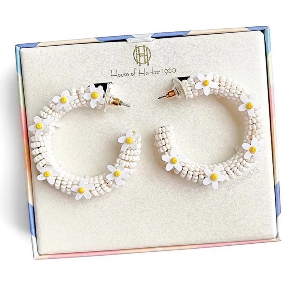 🎁 House of Harlow White Hoop Daisy Earrings